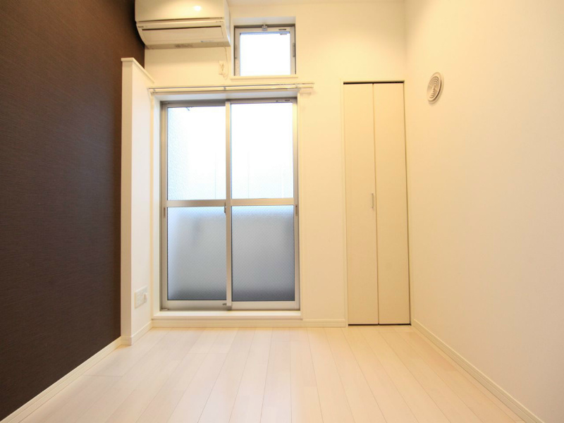 ルークス名古屋 洋室6帖　上階ロフト2.9帖（収納でもお部屋でも使えます）