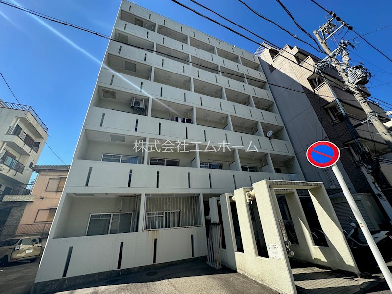 フォーエバー金山 外観　エレベーター付　屋根付駐輪場