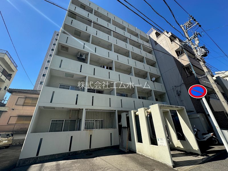 フォーエバー金山 外観　エレベーター付　屋根付駐輪場