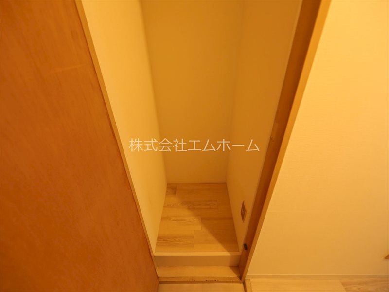 フォーエバー金山 玄関　収納付
