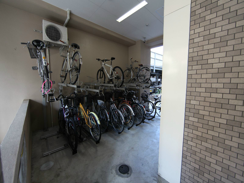 アマーレ葵 屋根付き駐輪場