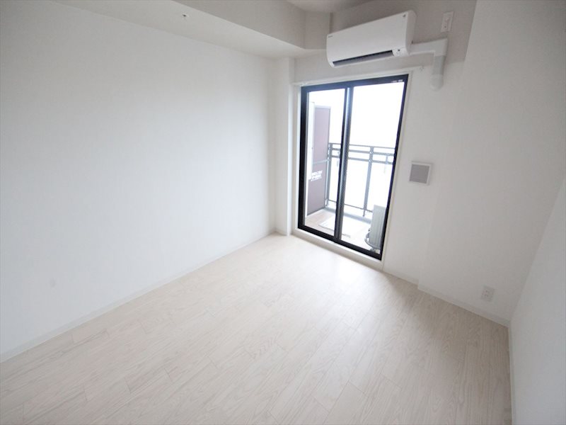 S-RESIDENCE名駅南 洋室7.4帖　クローゼット付（収納充実してます）　同仕様写真