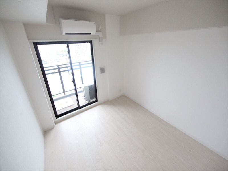S-RESIDENCE名駅南 洋室7.4帖　クローゼット付（収納充実してます）　同仕様写真