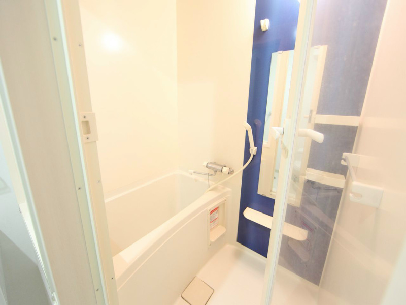 ソリッド筒井 オシャレなバスルーム（お風呂トイレ別々）