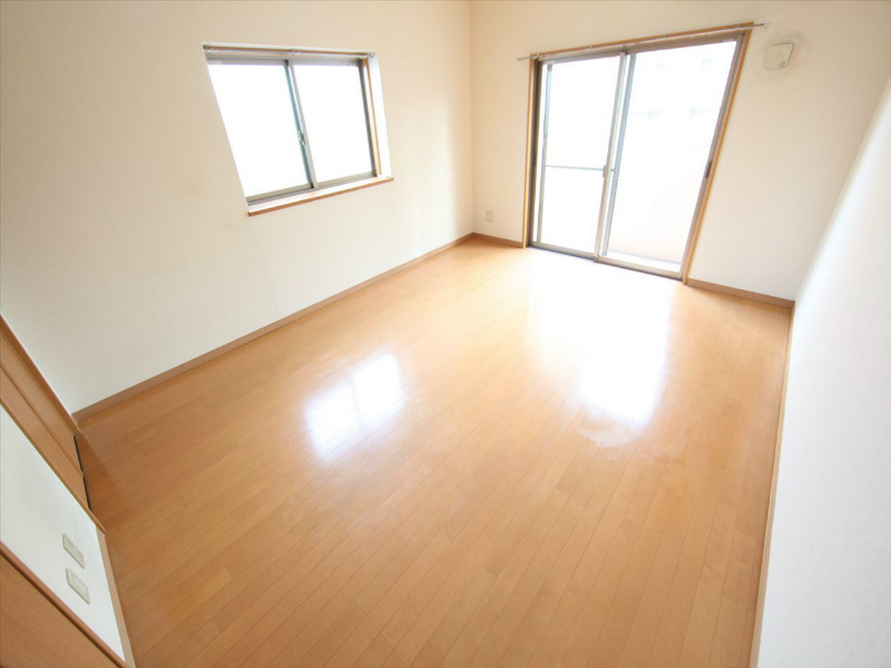 カーサ福寿 洋室10帖　南向き　二面採光　角部屋