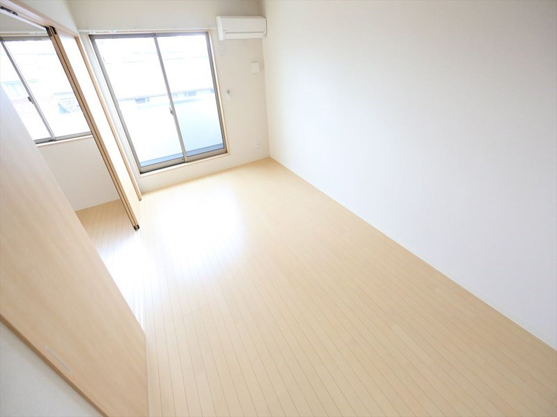 キューブ黄金 LDK12.3帖　洋室6.2帖と繋げても仕切っても使えます