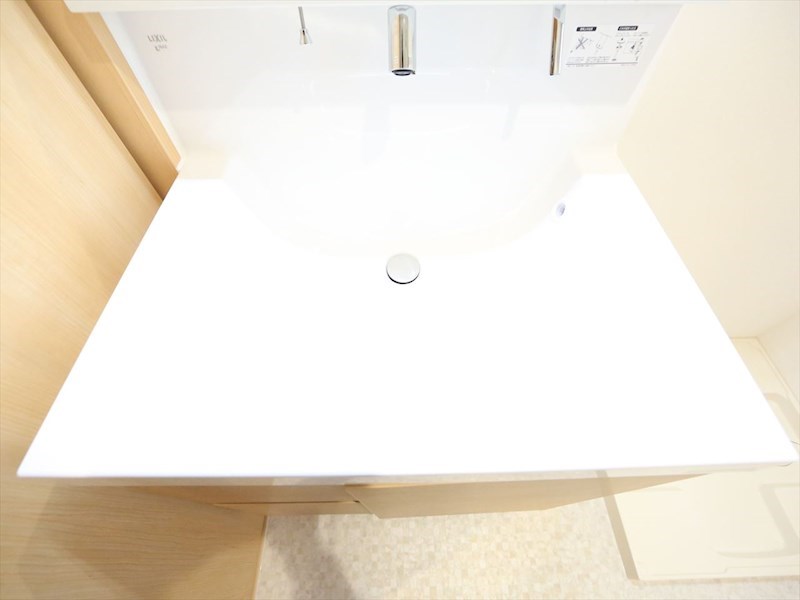 キューブ黄金 脱衣所　シャンプードレッサー