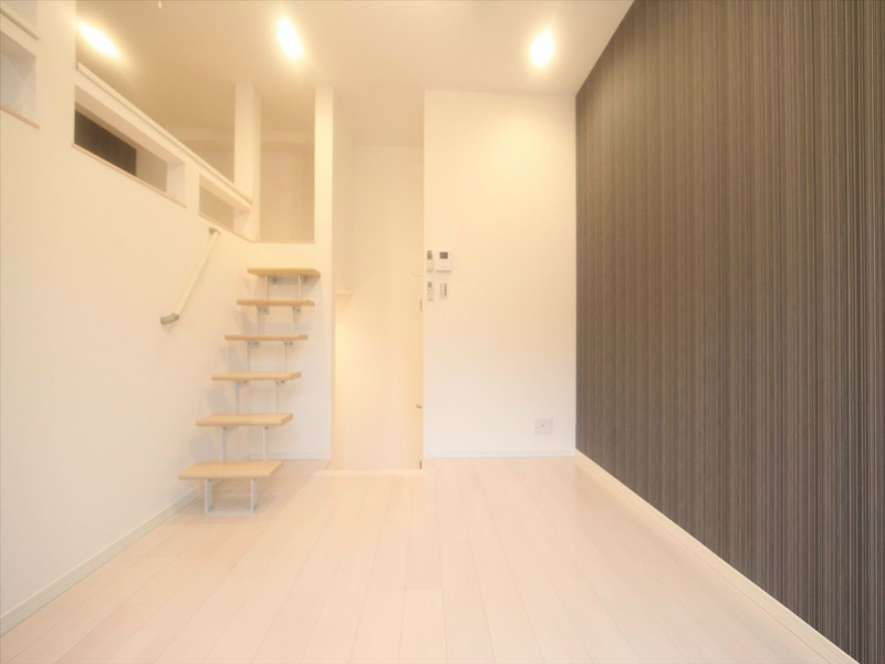 プランドール東海通 下階洋室6.4帖　上階洋室5.6帖（収納でも部屋でもつかます