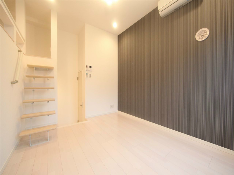 プランドール東海通 下階洋室6.4帖　上階洋室5.6帖（収納でも部屋でもつかます