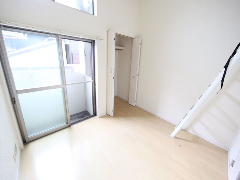 第IIIけやき 洋室5.4帖　ロフト7.2帖（収納でもお部屋でも使えます）