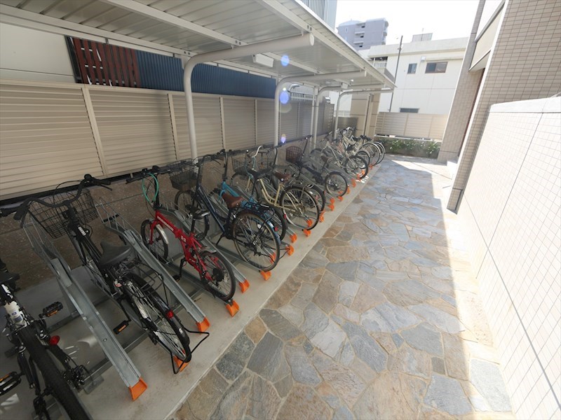 ＡＬＴＯＲＯＳＥ名古屋 屋根付き駐輪場