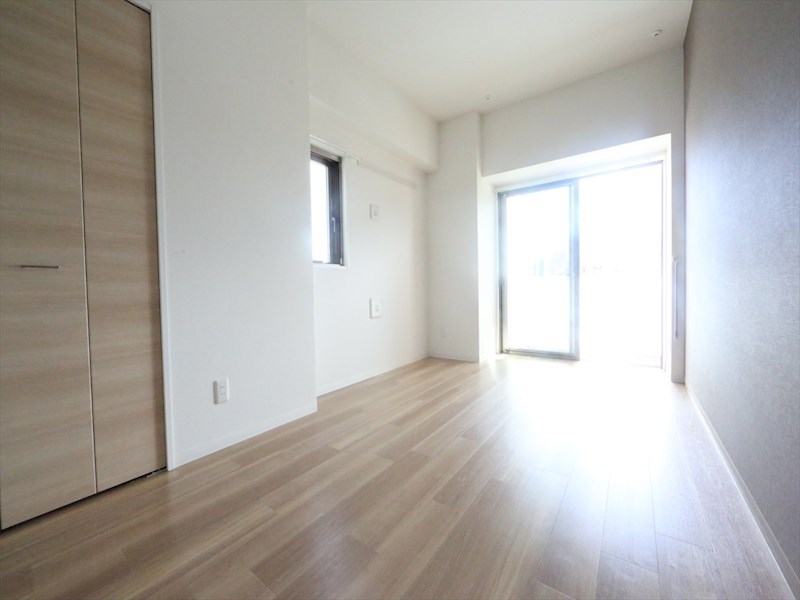 ＡＬＴＯＲＯＳＥ名古屋 洋室7.8帖　2面採光　エアコン完備　バルコニー