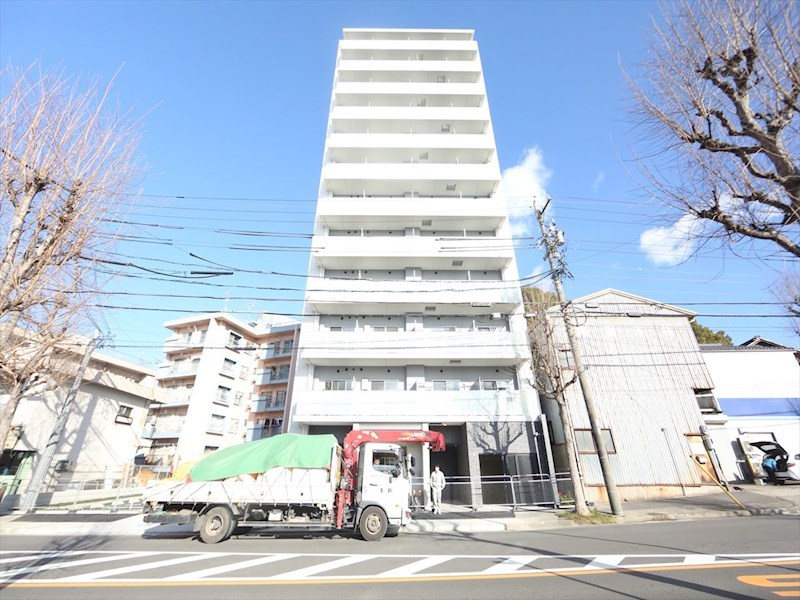 外観　オートロック付　防犯カメラ　宅配ＢＯＸ