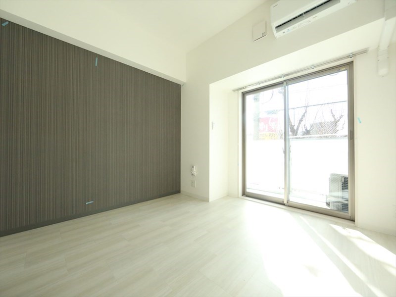 ブリリアコート金山 洋室7帖　エアコン完備　バルコニー