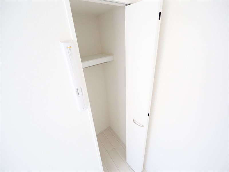 グランシャルム中村 クローゼット（収納充実してます）同型写真