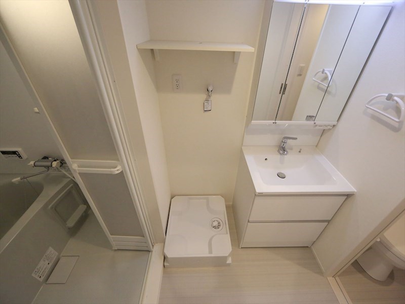 グランシャルム中村 脱衣所　室内洗濯機置き場　同型写真