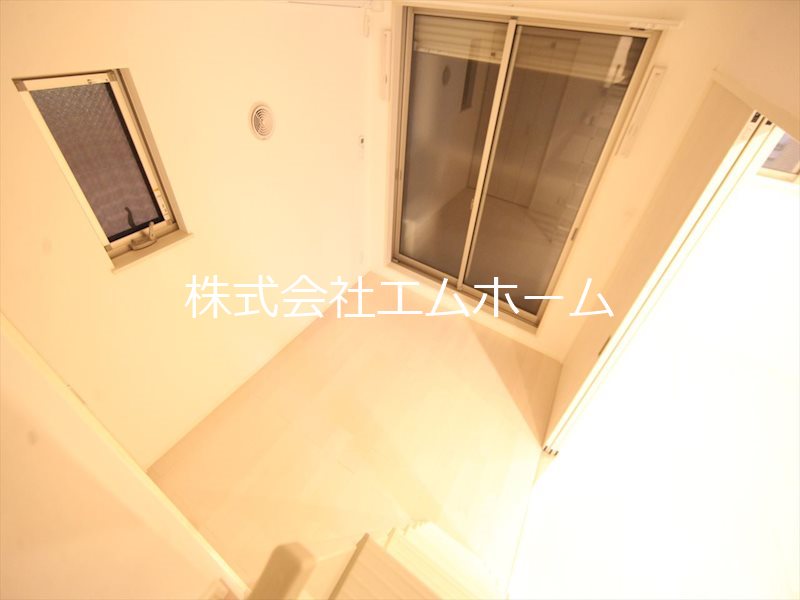 ハーモニーテラス辰巳町 洋室4帖　クローゼット付　ロフト6.3帖　同型写真