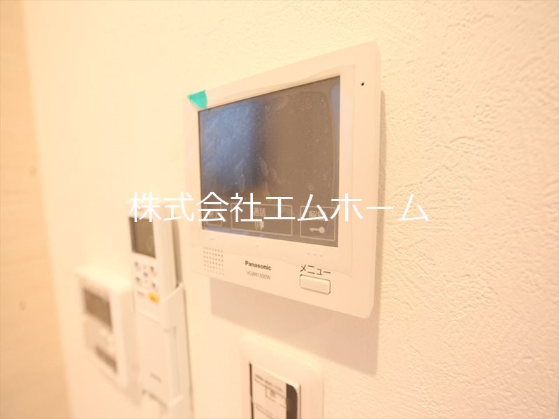 ハーモニーテラス辰巳町 ＴＶモニター付インターホン　同型写真