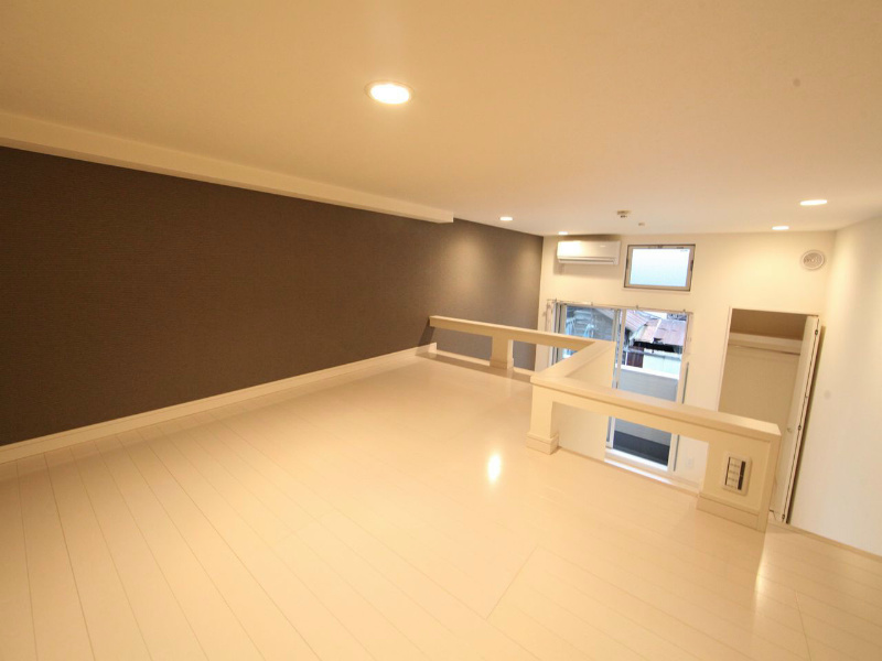 アーク東海通 ロフト6帖（収納でもお部屋でも使えます）