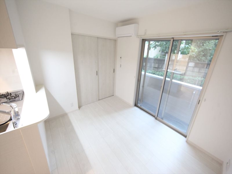 ジュネス豊田 ＬＤＫ8.6帖　洋室3帖　カウンターキッチン　同型写真