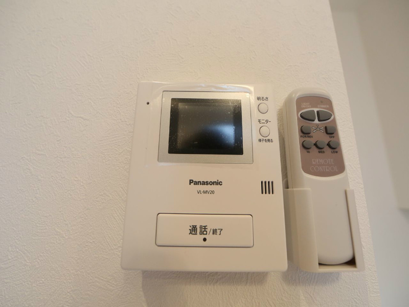 プリマベーラＫ ＴＶモニター付インターホン　同型写真
