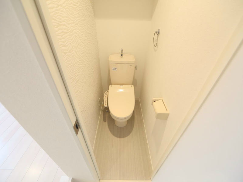 プリマベーラＫ 温水洗浄暖房便座付トイレ　同型写真