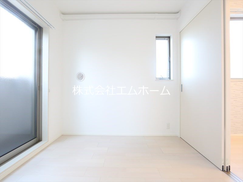 ハーモニーテラス井の森町 洋室4帖　ウォークインクローゼット（収納充実）　同型写真