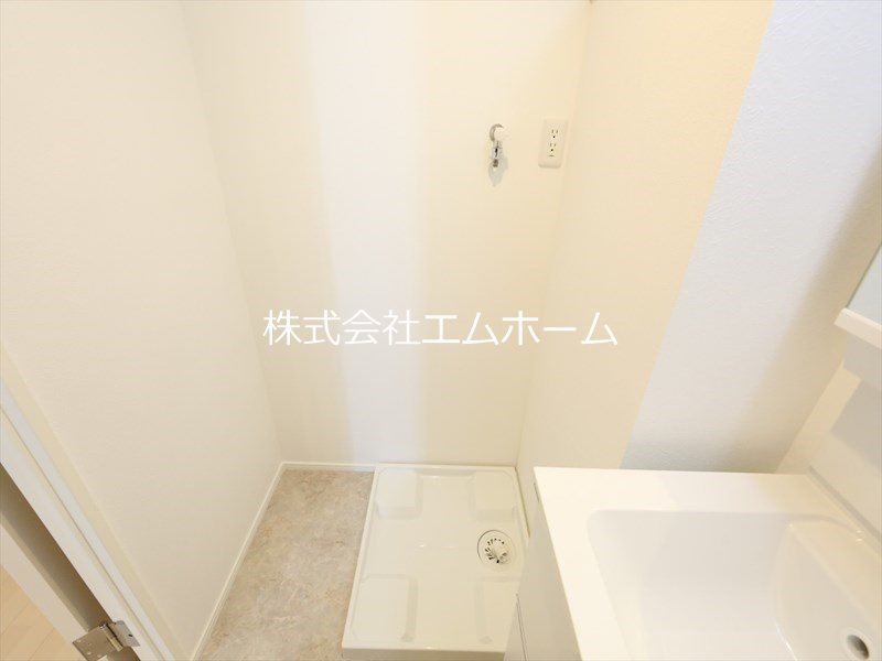 ハーモニーテラス井の森町 脱衣所　独立洗面台（シャンプードレッサー付）同型写真
