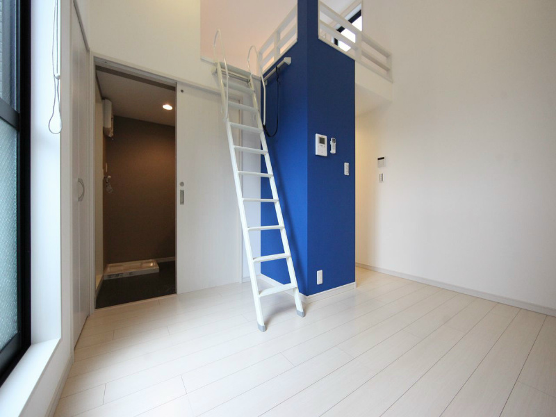 エミアス熱田 洋室8帖　ロフト4.5帖（収納でもお部屋でも使えます）