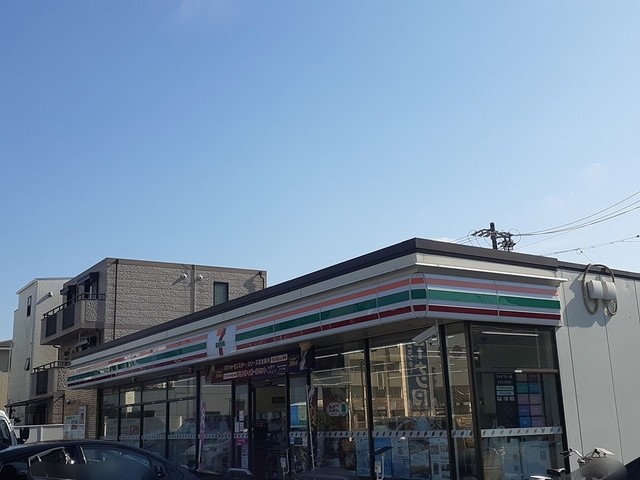 サリーレ セブンイレブンまで550m