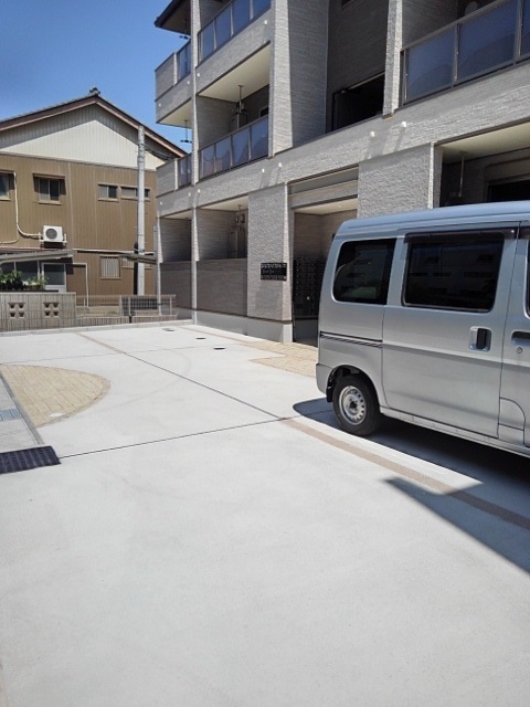 グランディア　矢田 駐車場