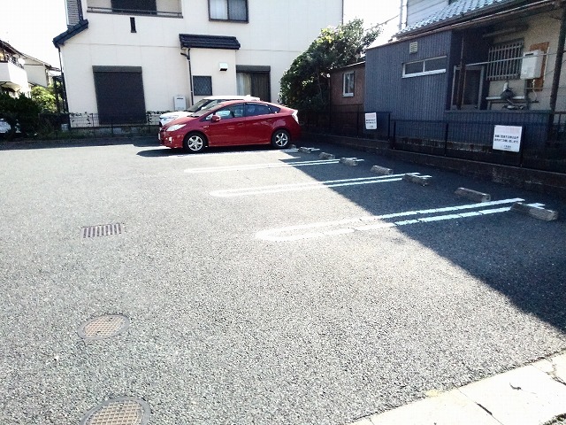 アルドール 駐車場