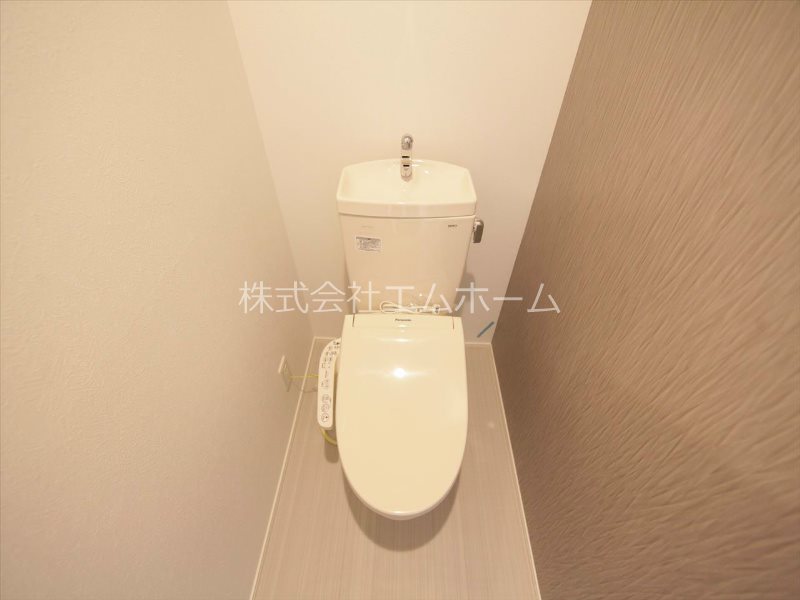 クレスト高畑 温水洗浄暖房便座付トイレ　同型写真