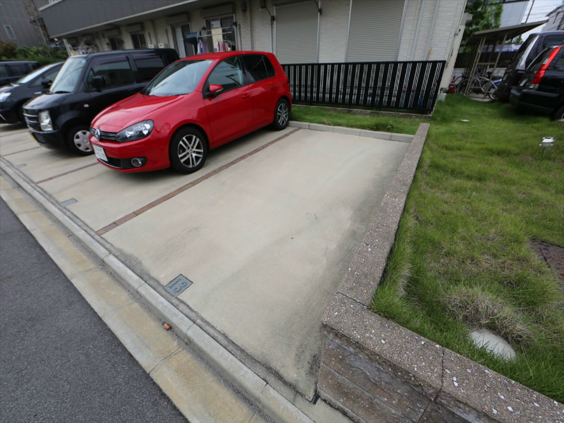 キャッスル大幸 敷地内平面駐車場