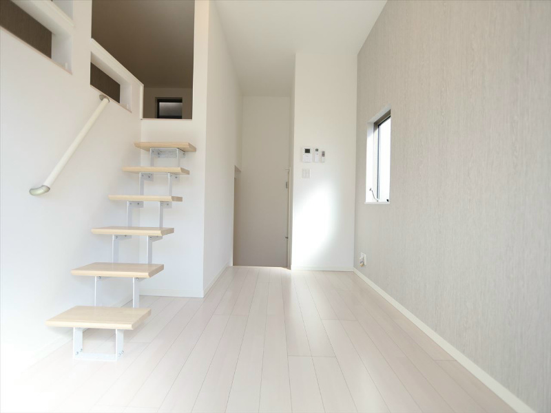 ｊｅｕｎｅｓｓｅ大宮 洋室6.2帖　上段ロフト6.7帖（収納でも部屋でも使えます）