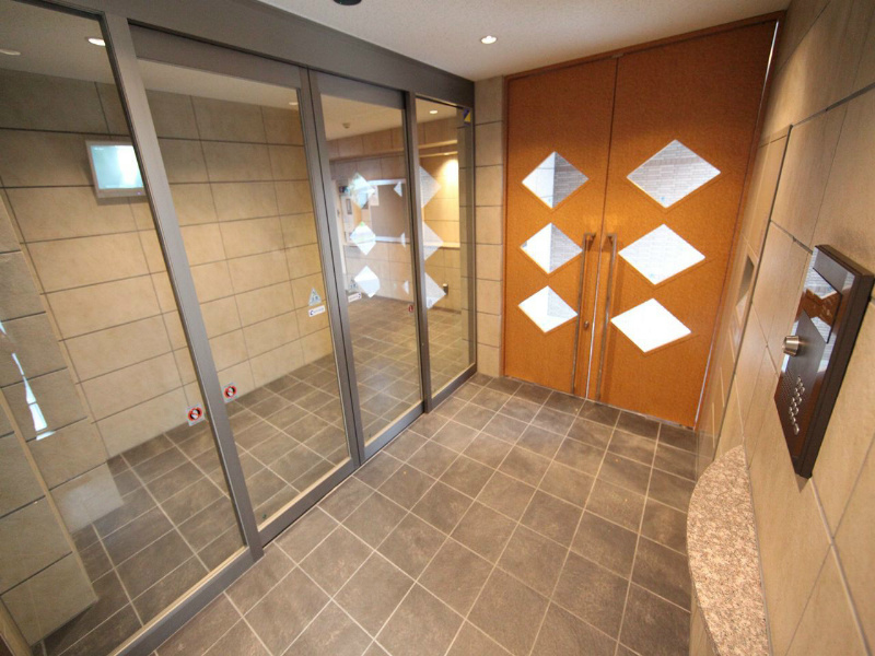 ＲＪＢｐｌａｃｅ エントランス　防犯カメラ付　オートロック　宅配ＢＯＸ