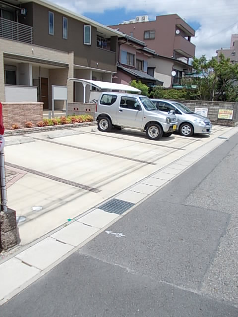 ソレイユ千代田 駐車場