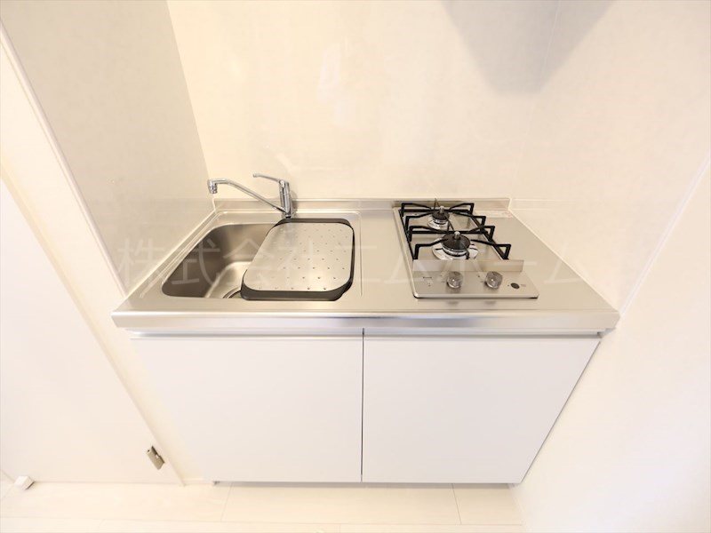 （仮称）ハーモニーテラス中杉町二丁目Ａ システムキッチン（ガス2口コンロ付）同型写真