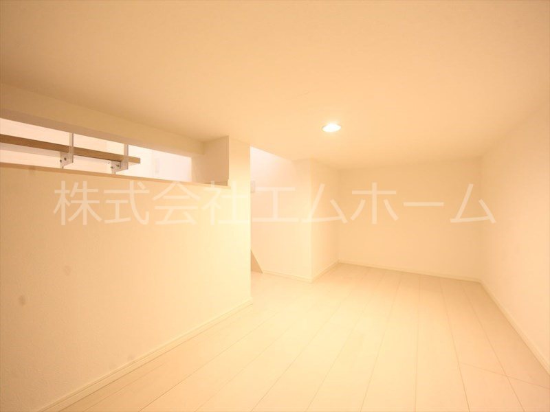ハーモニーテラス照が丘 アンダーロフト4.2帖（収納でも部屋でも使えます）同型写真　