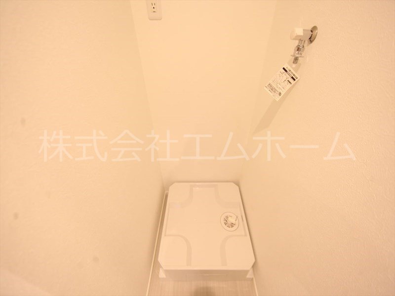 ハーモニーテラス照が丘 室内洗濯機置き場　同型写真