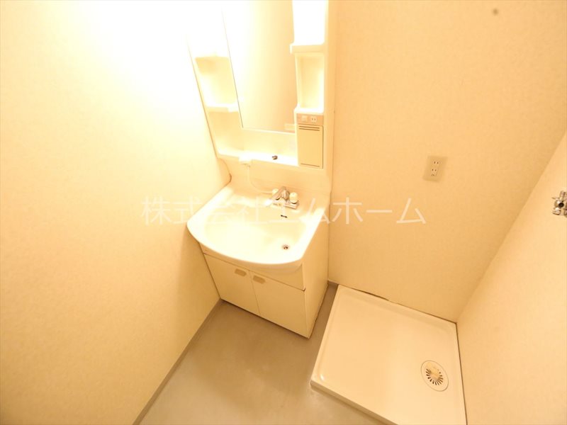 フォンテーヌナウ 脱衣所　独立洗面台（シャンプードレッサー）