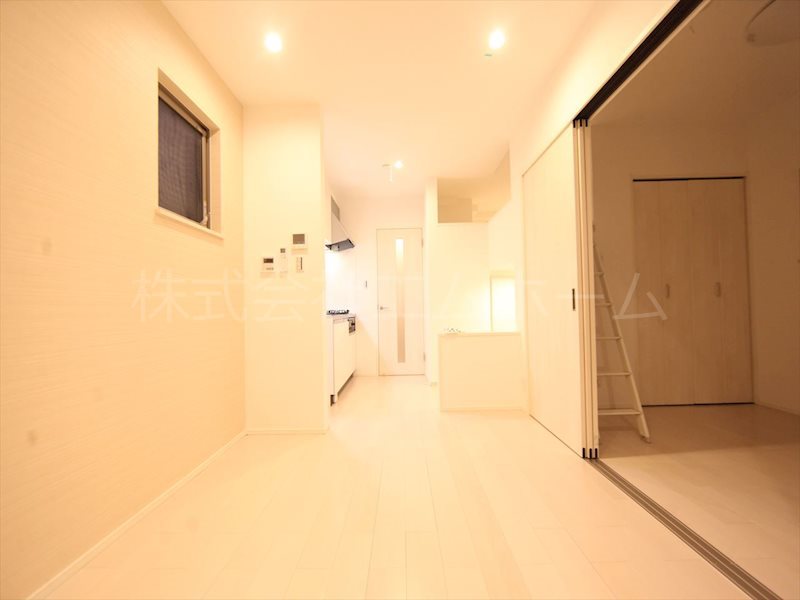 ハーモニーテラス寺崎町 ＬＤＫ8帖　洋室3.7帖　ロフト3.7帖　同型写真