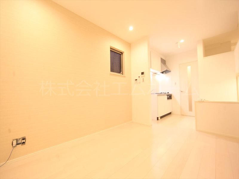 ハーモニーテラス寺崎町 ＬＤＫ8帖　洋室3.7帖　ロフト3.7帖　同型写真