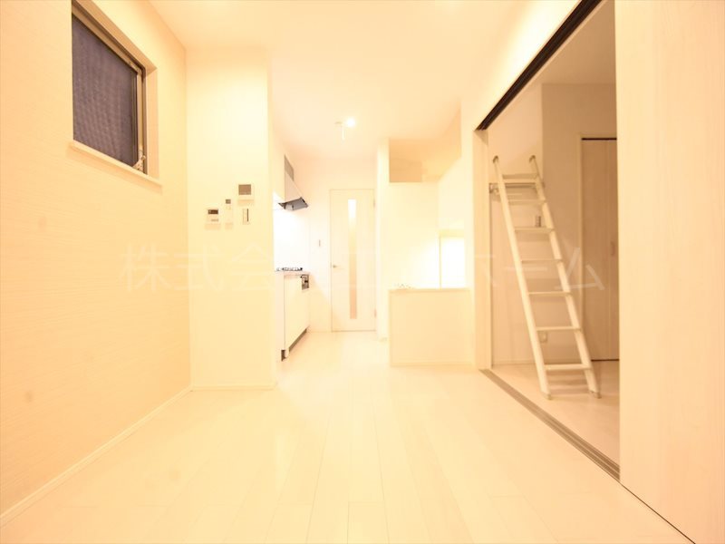 ハーモニーテラス寺崎町 ＬＤＫ8帖　洋室3.7帖　ロフト3.7帖　同型写真