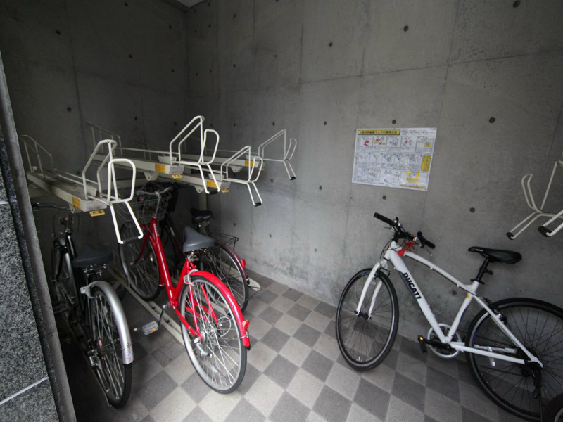 ＡＢＣサクラガーデン 屋根付き駐輪場