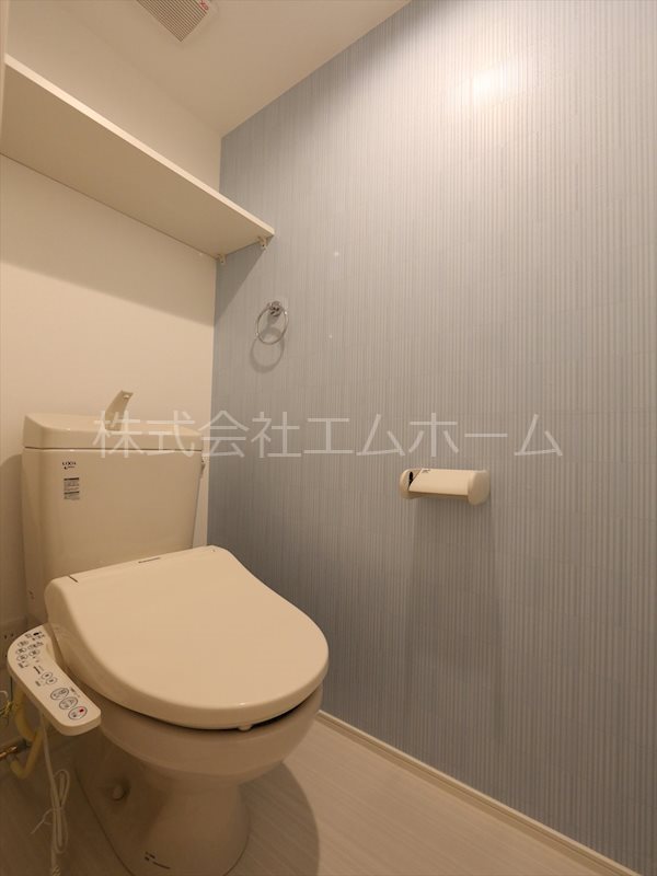 クリアス 温水洗浄暖房便座付トイレ　同型写真