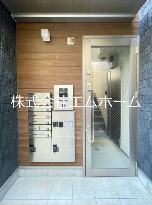 ハーモニーテラス上石川町Ｖ 外観　宅配ＢＯＸ　オートロック　集合ポスト　ゴミステーション