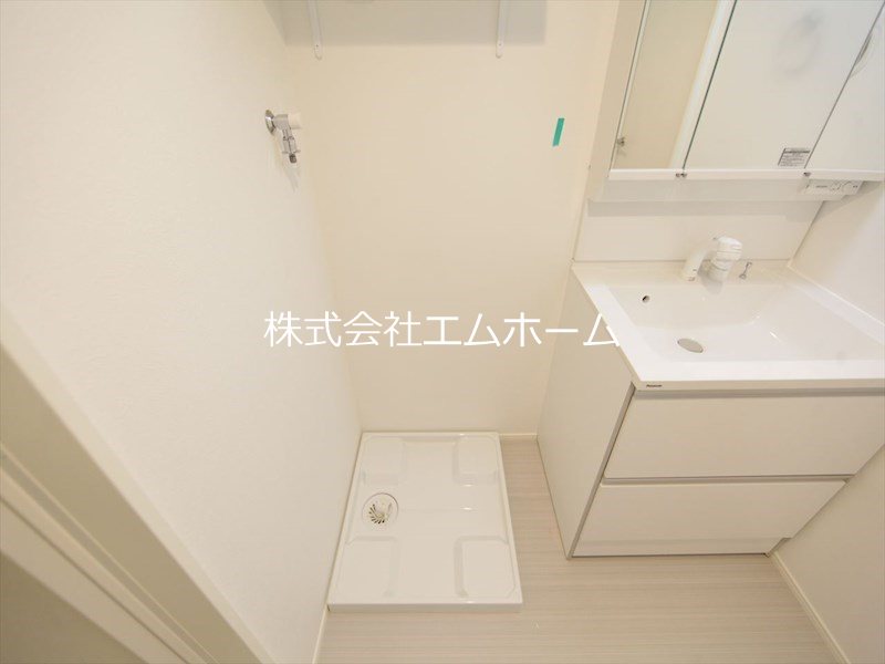 ｉーｓｍａｒｔ1 脱衣所　独立洗面台（シャンプードレッサー付）同型写真