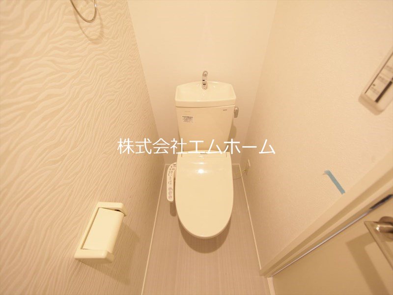 ｉーｓｍａｒｔ1 温水洗浄暖房便座付トイレ　同型写真