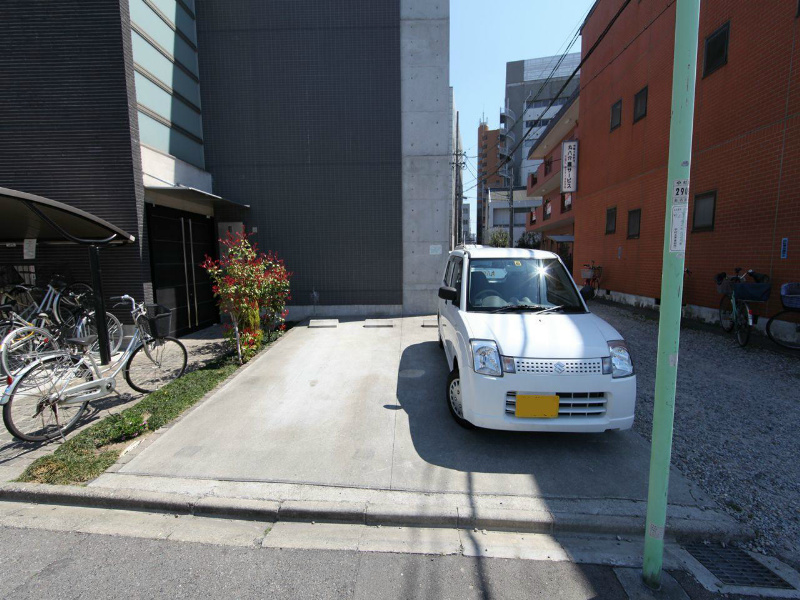 愛知県名古屋市中村区西米野町１丁目 敷地内平面駐車場